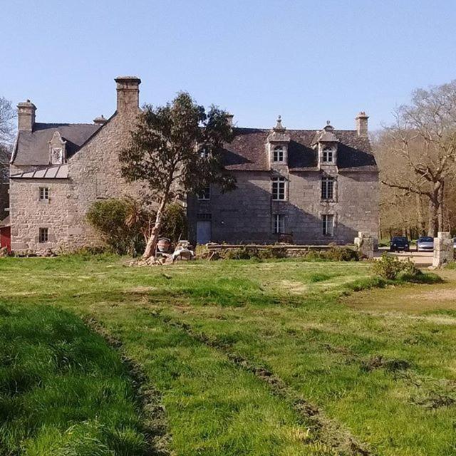 Les Cabanes De Kermenguy Cleder Exterior photo